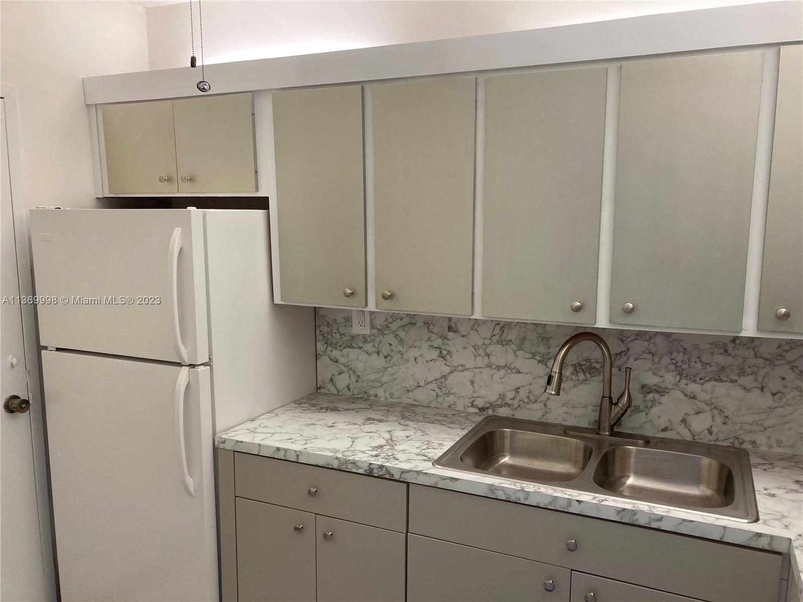 2899 Collins Ave Unit: 849