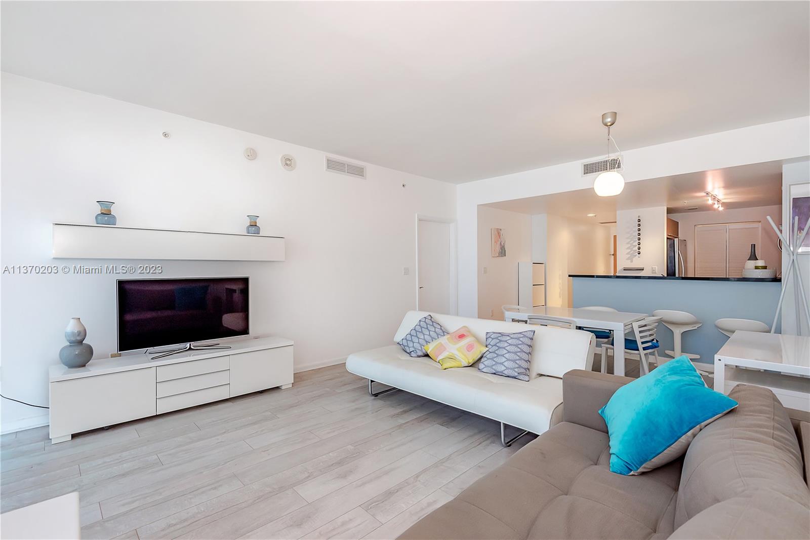 244 Biscayne Blvd # 1005