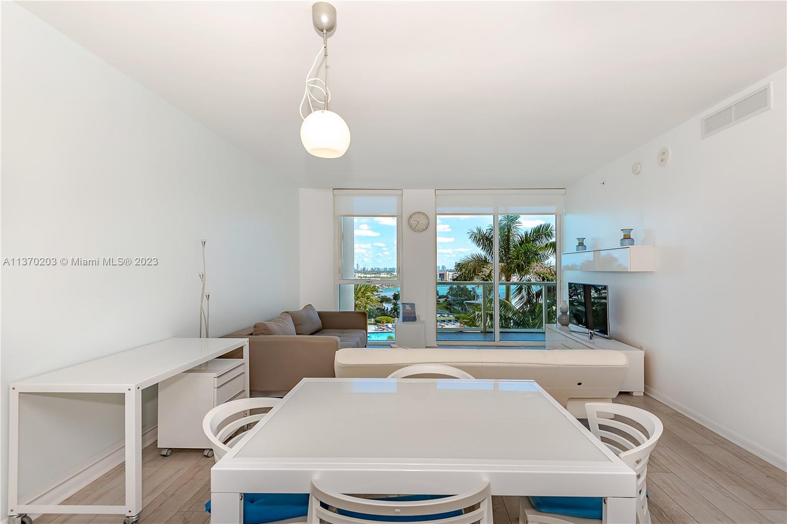 244 Biscayne Blvd # 1005