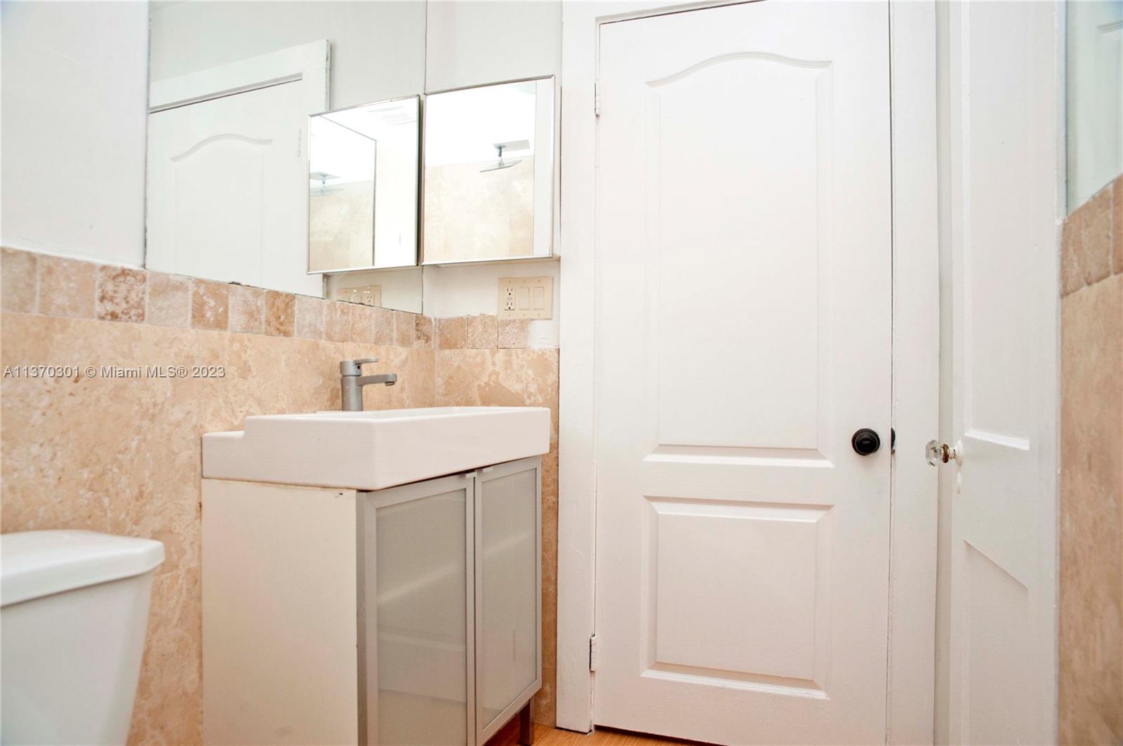 221 S 17th Ave Unit: 2