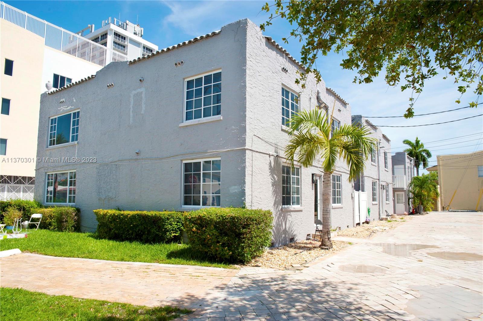 221 S 17th Ave Unit: 2