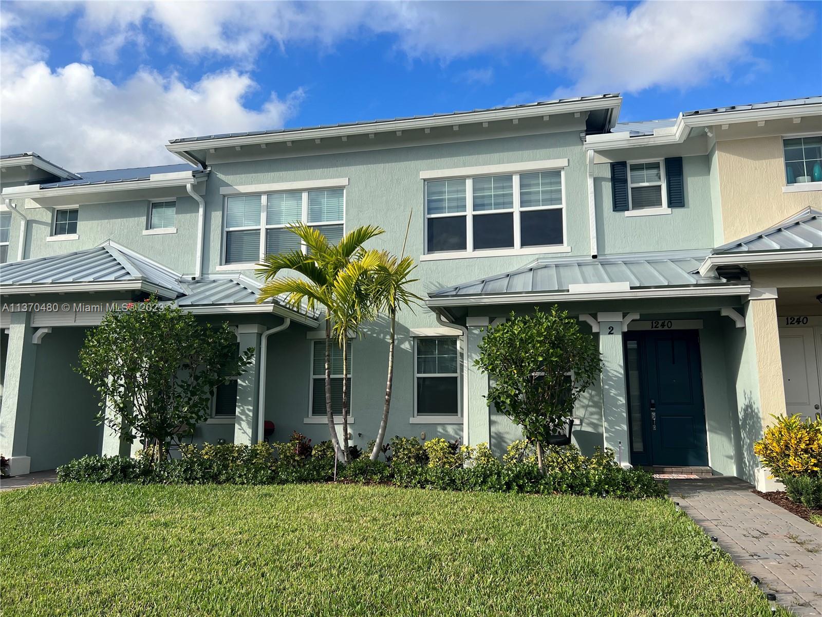 1240 Eucalyptus Dr Unit: 2