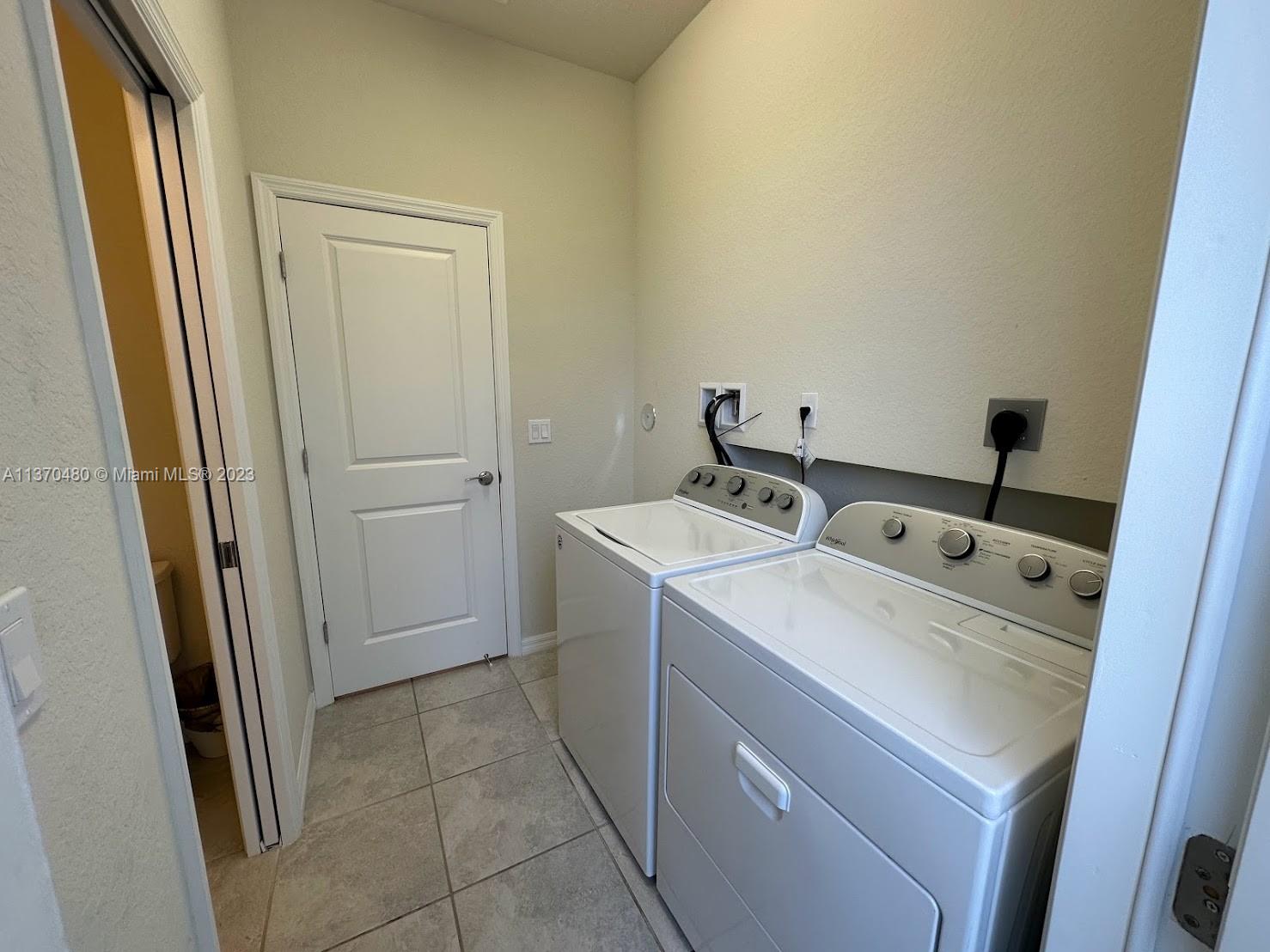 1240 Eucalyptus Dr Unit: 2