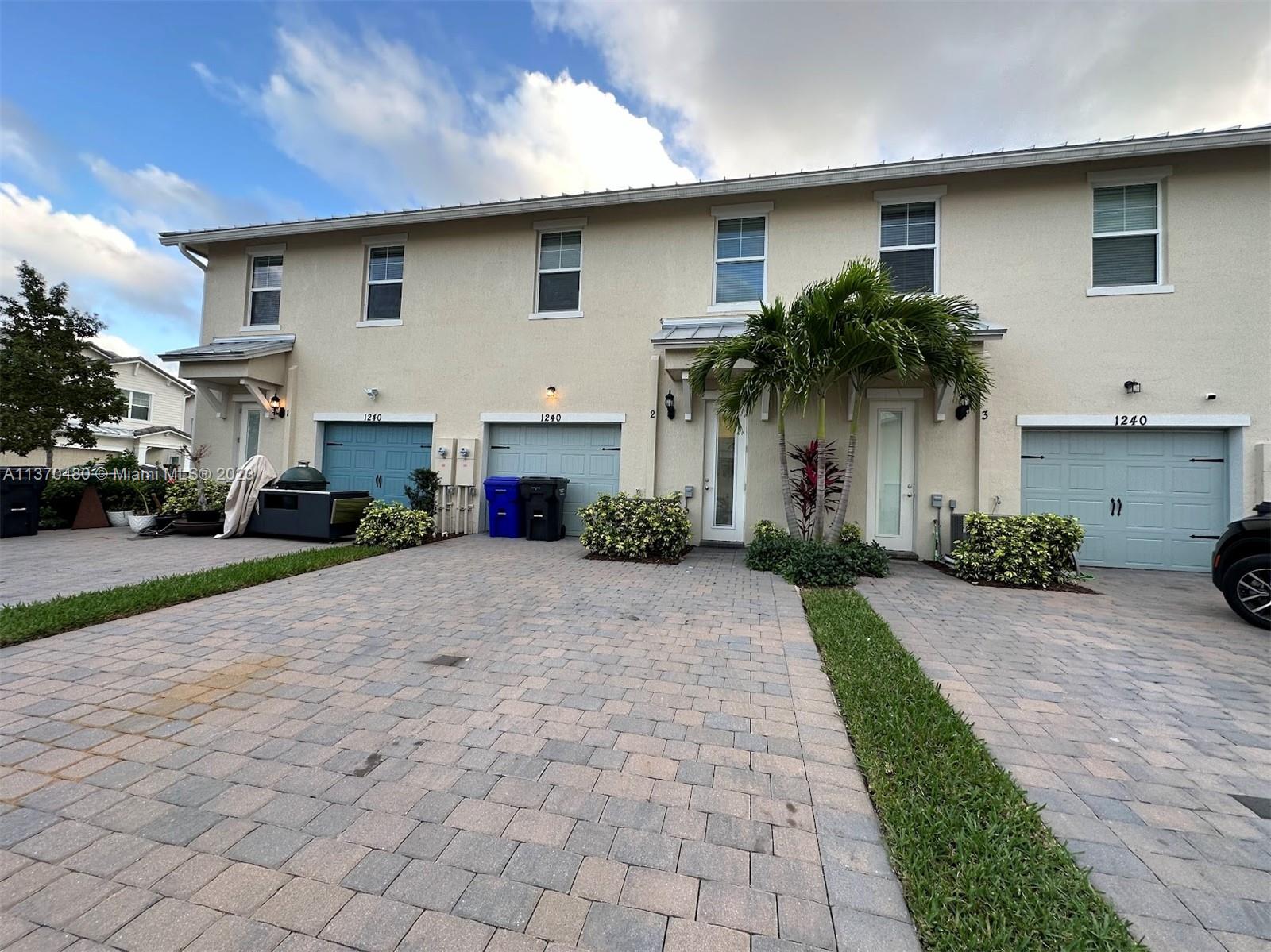 1240 Eucalyptus Dr Unit: 2