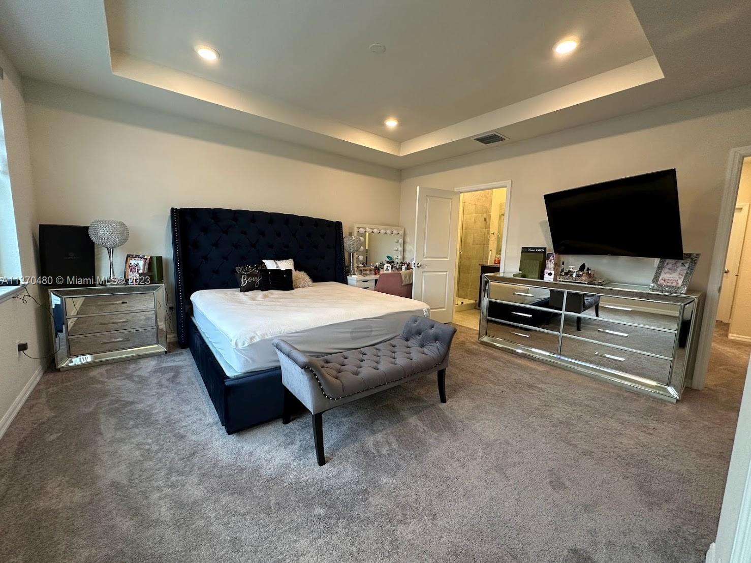 1240 Eucalyptus Dr Unit: 2