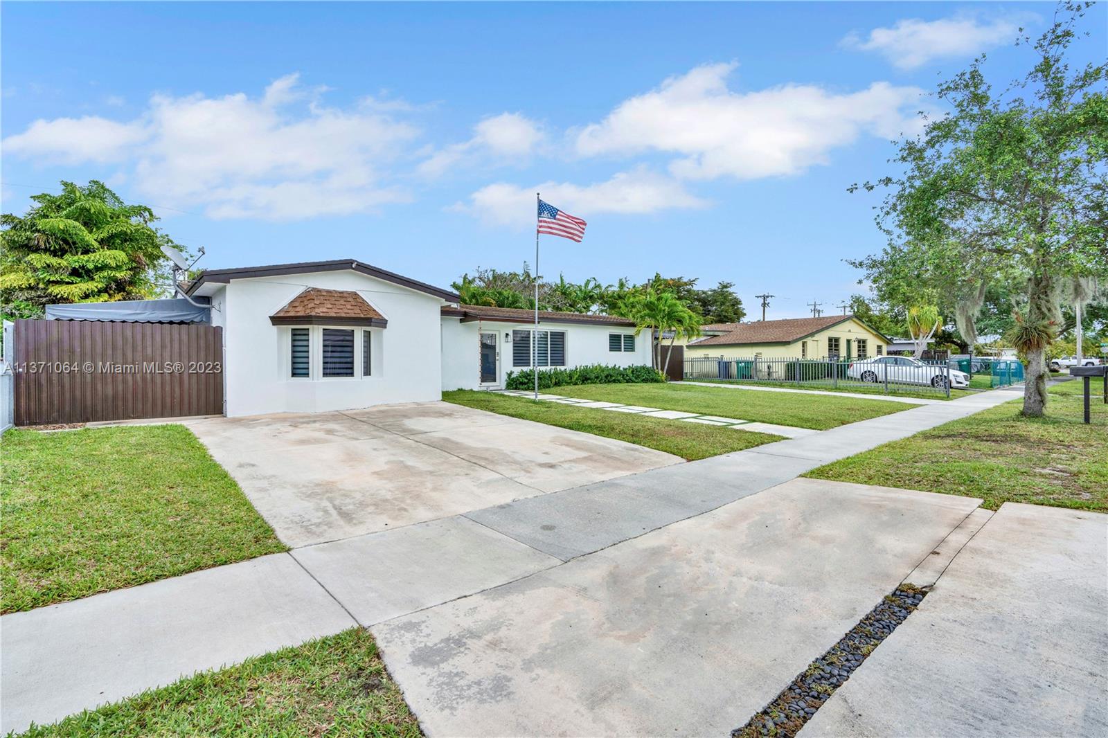 19911 Holiday Rd