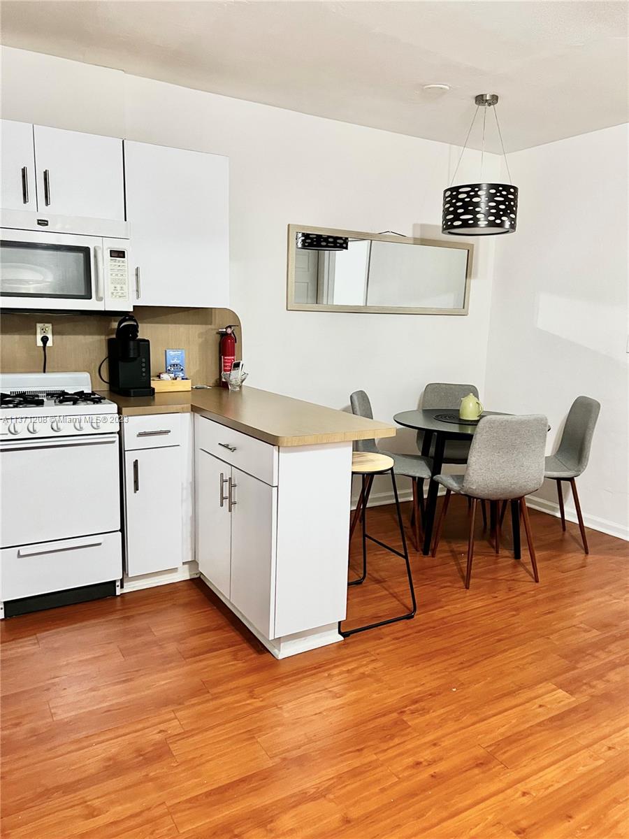6330 SW 79th St Unit: 21