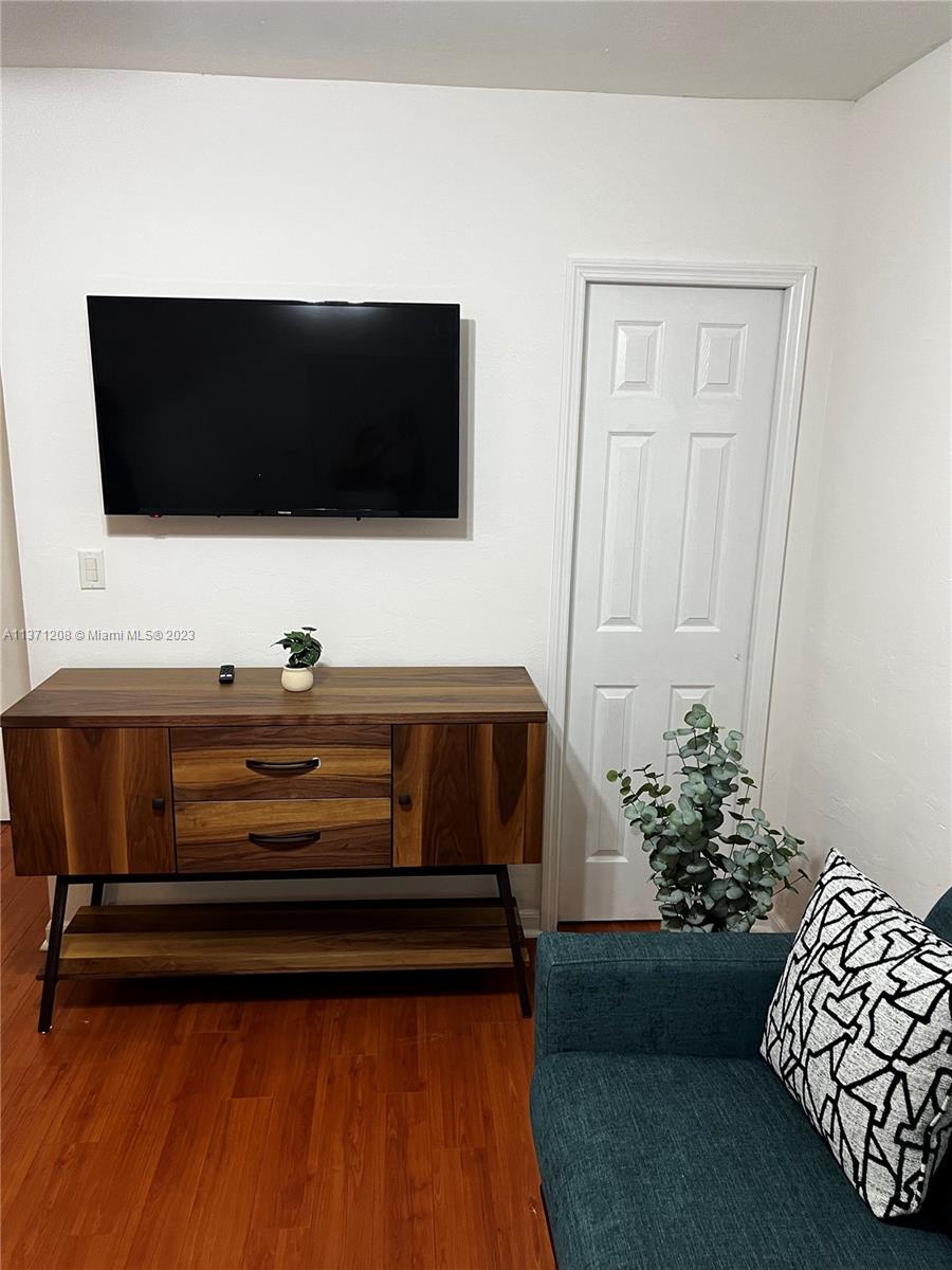 6330 SW 79th St Unit: 21