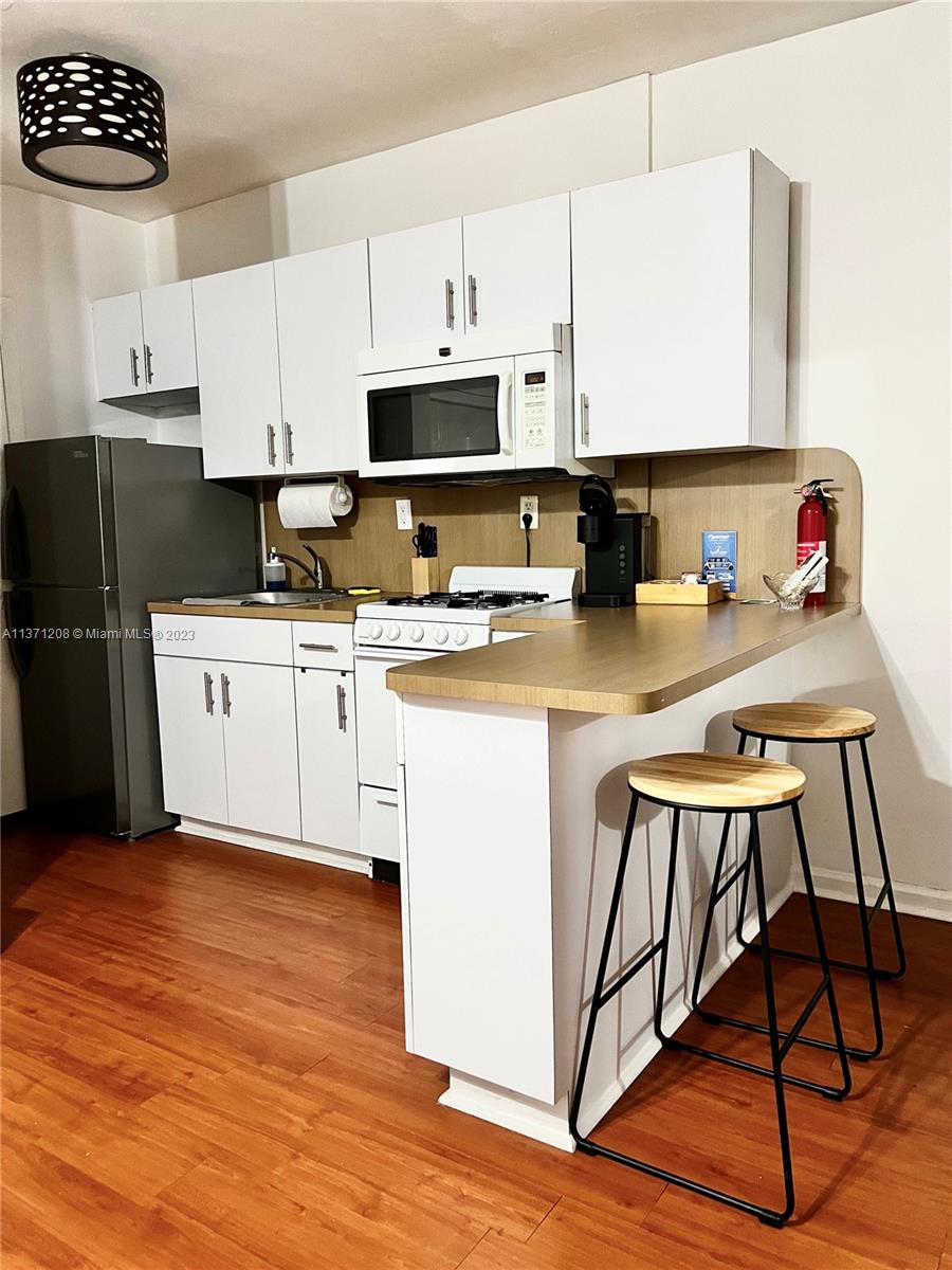 6330 SW 79th St Unit: 21