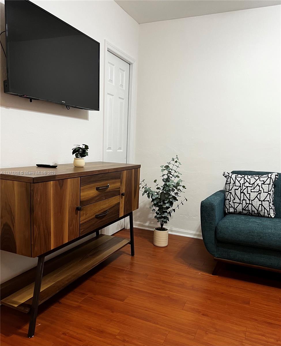 6330 SW 79th St Unit: 21
