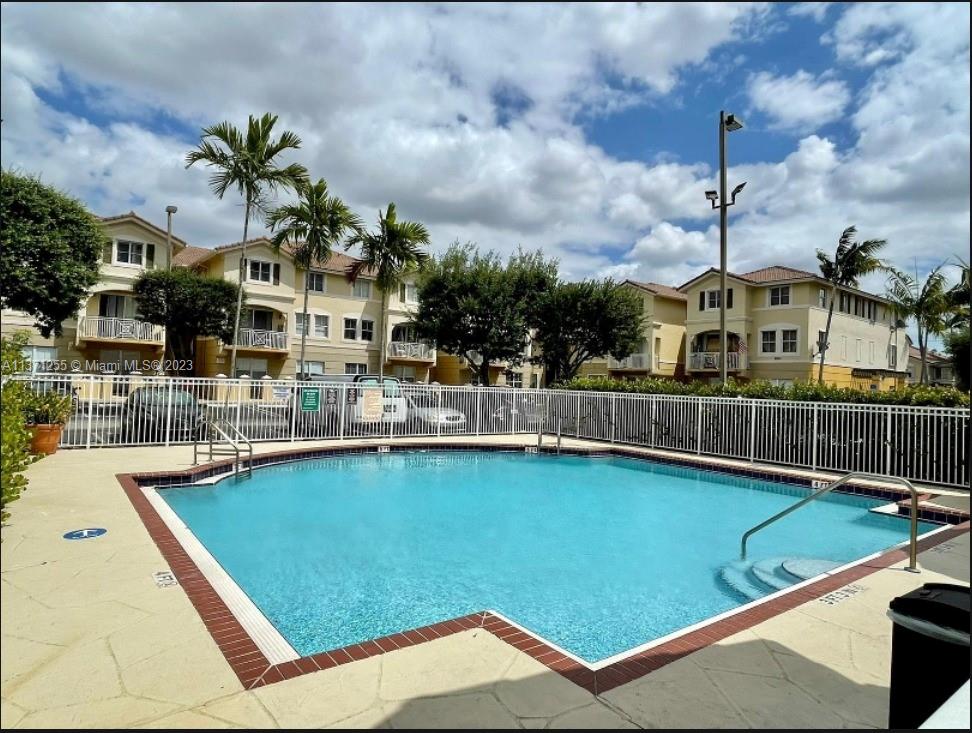 8882 W Flagler St Unit: 208