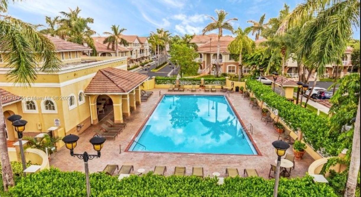 8882 W Flagler St Unit: 208