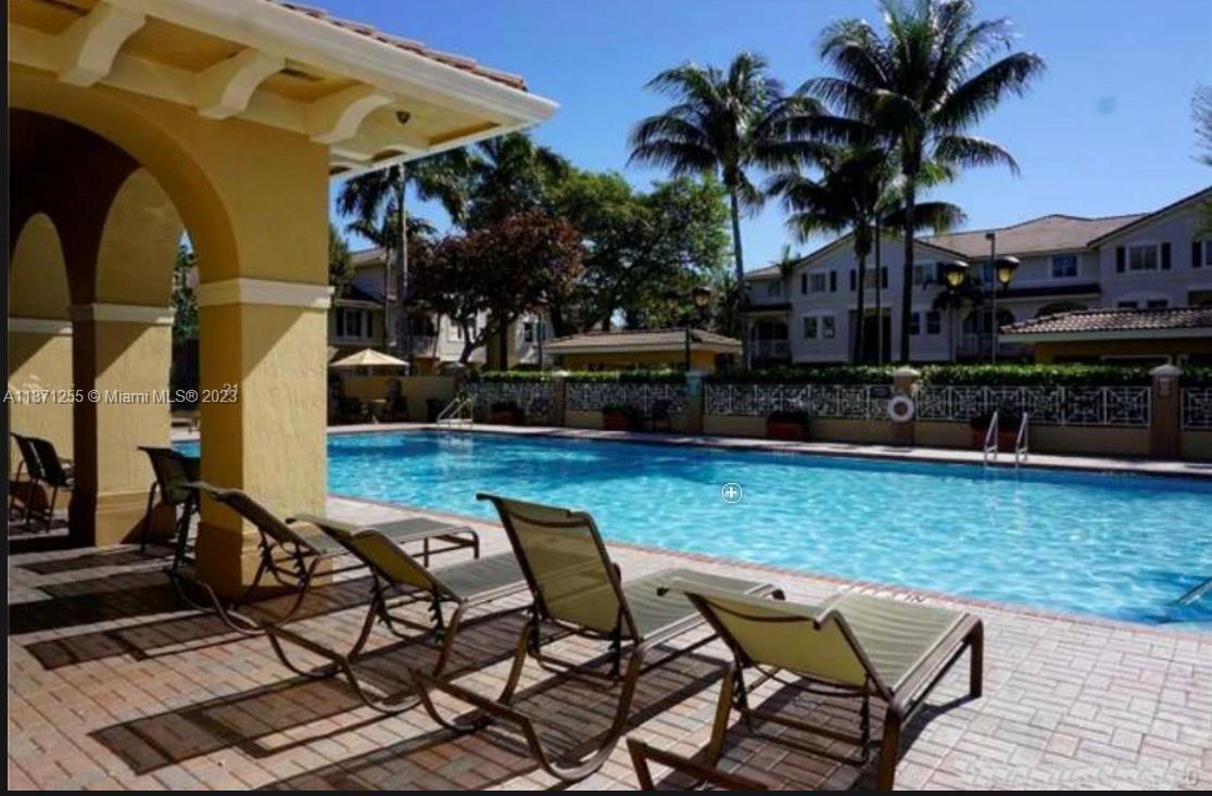 8882 W Flagler St Unit: 208