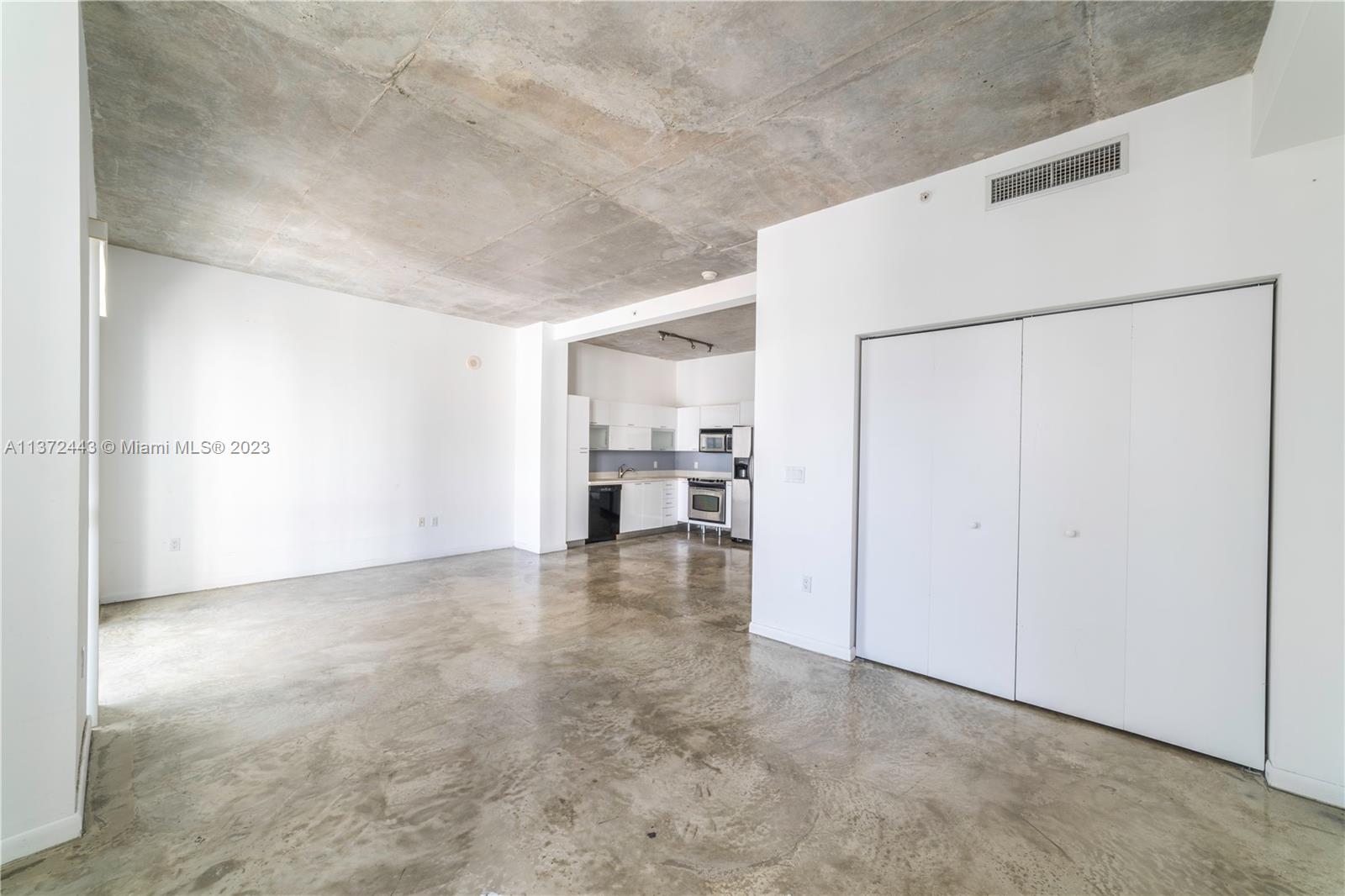 234 NE 3rd St Unit: 305