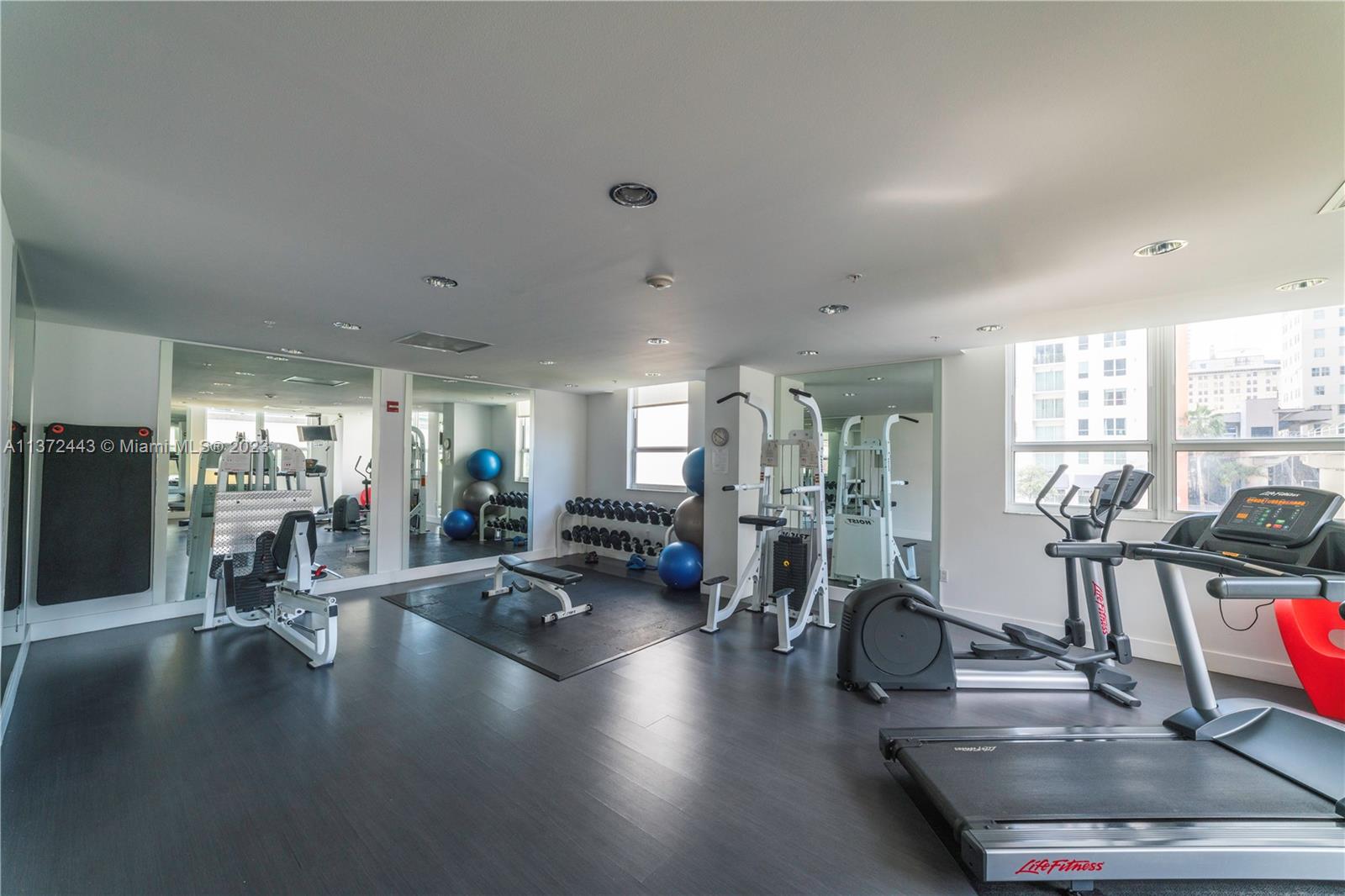 234 NE 3rd St Unit: 305