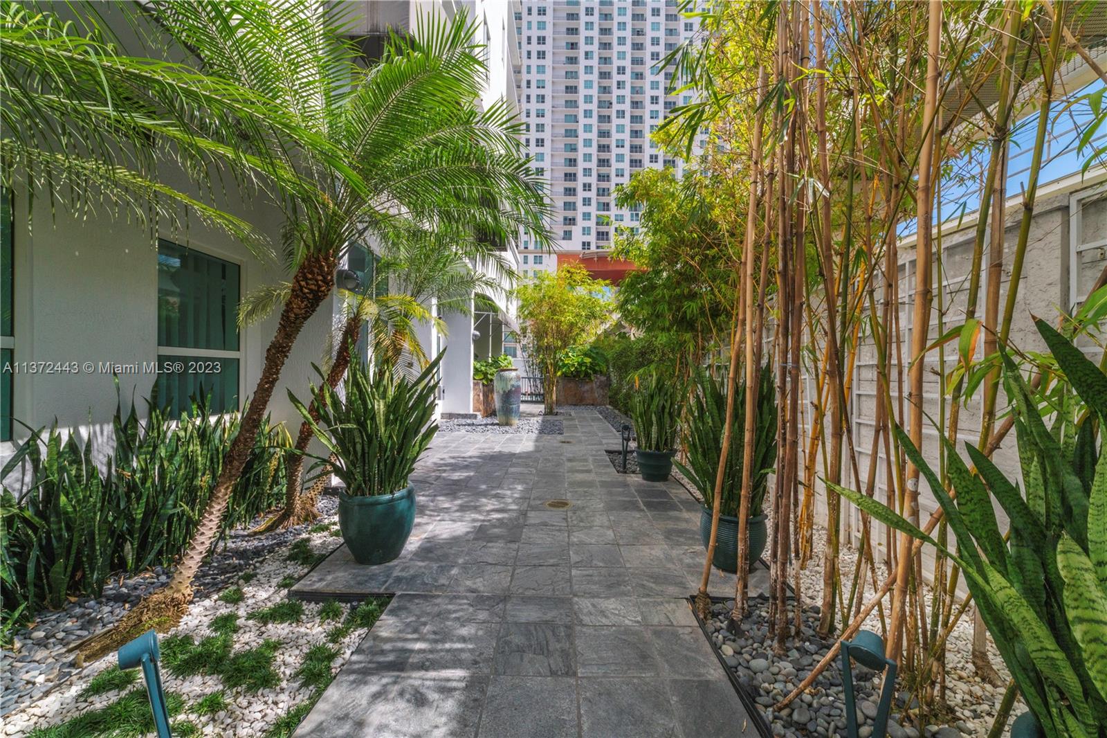 234 NE 3rd St Unit: 305