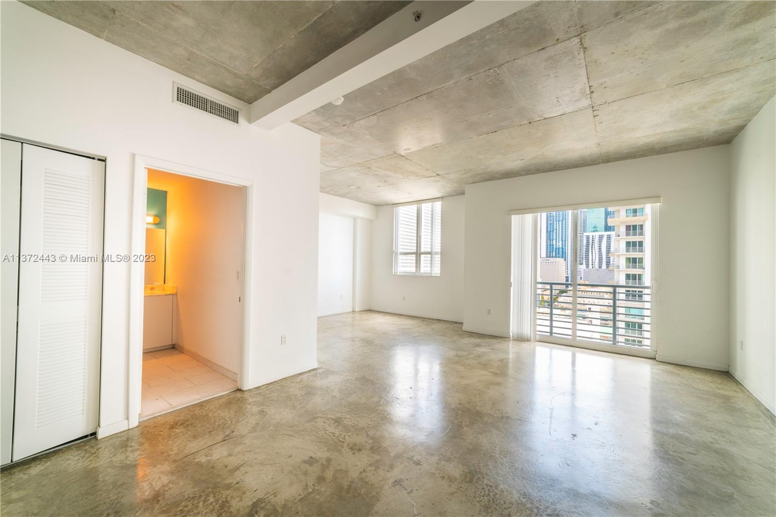 234 NE 3rd St Unit: 305