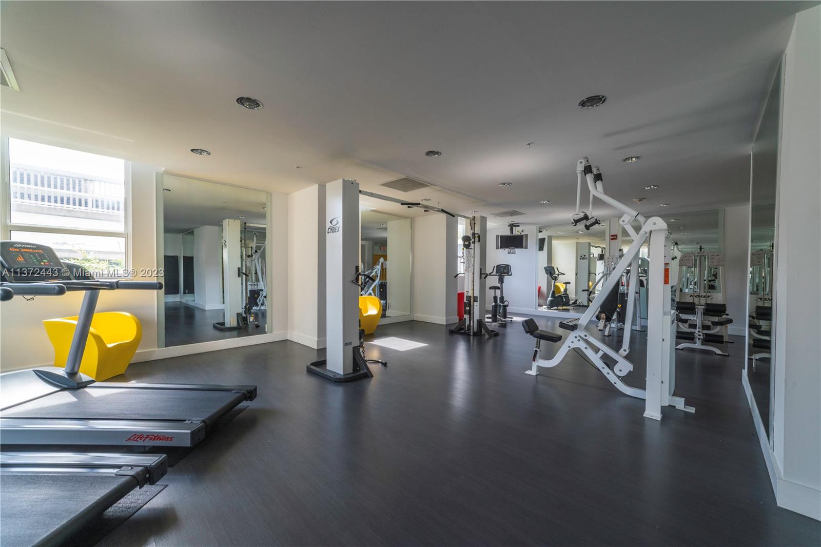 234 NE 3rd St Unit: 305