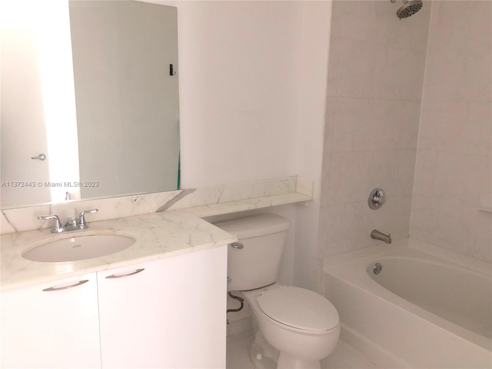 234 NE 3rd St Unit: 305