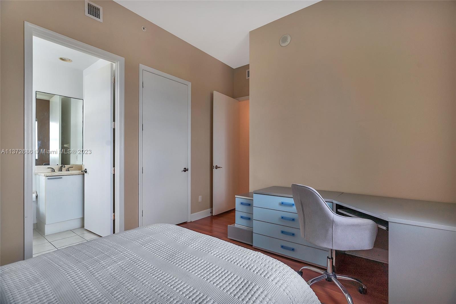 14951 Royal Oaks Ln Unit: 2601