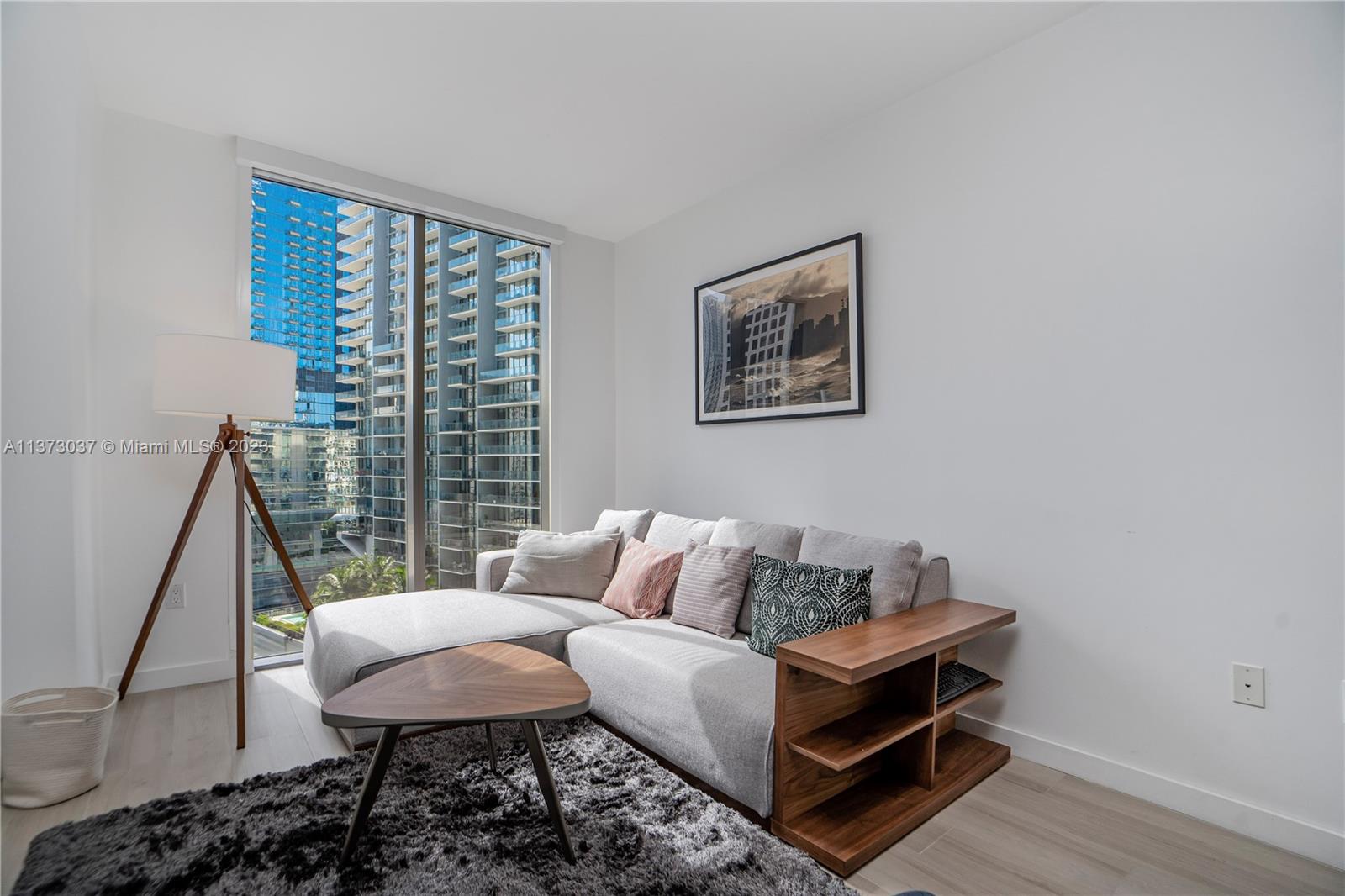31 SE 6th St Unit: 2205