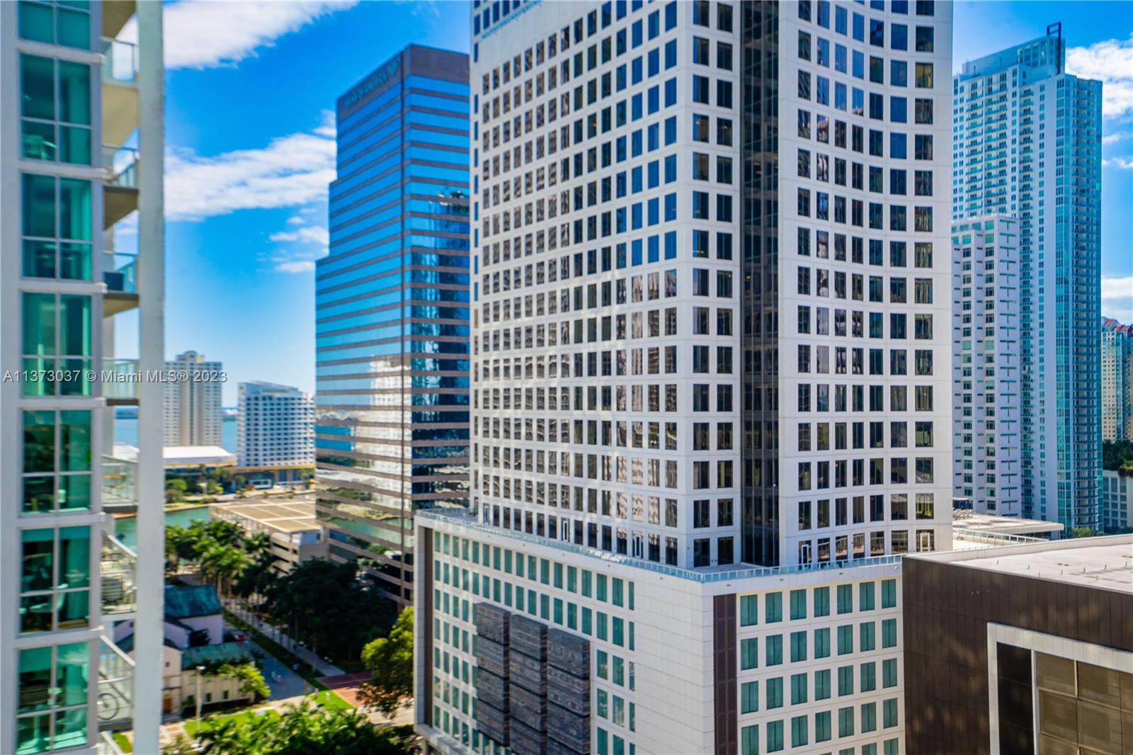 31 SE 6th St Unit: 2205