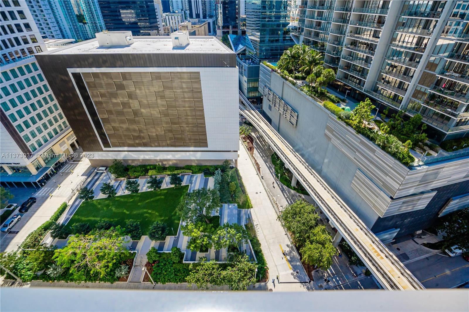 31 SE 6th St Unit: 2205