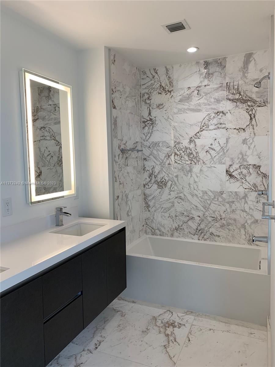 851 NE 1st Ave Unit: 3002
