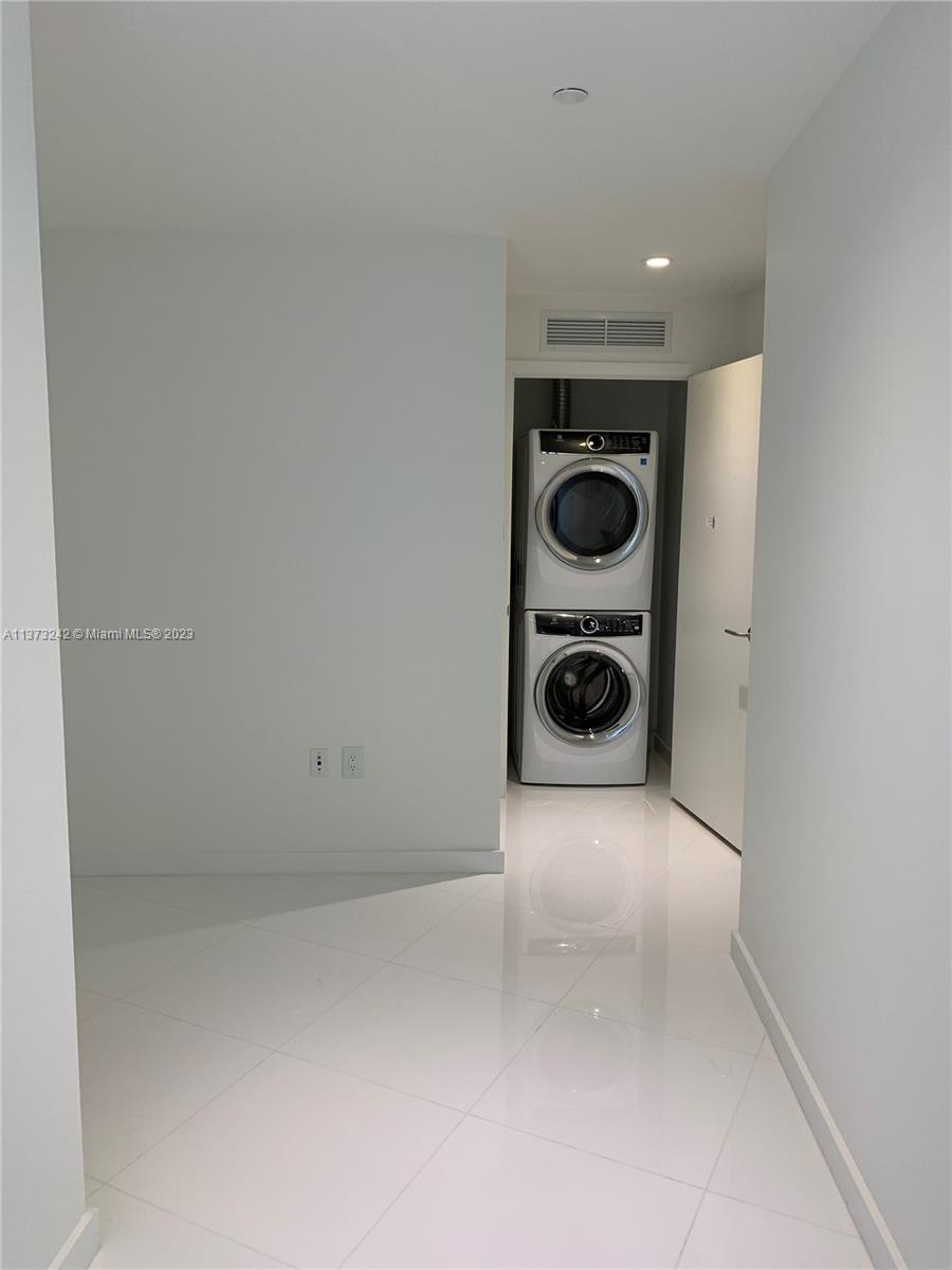 851 NE 1st Ave Unit: 3002