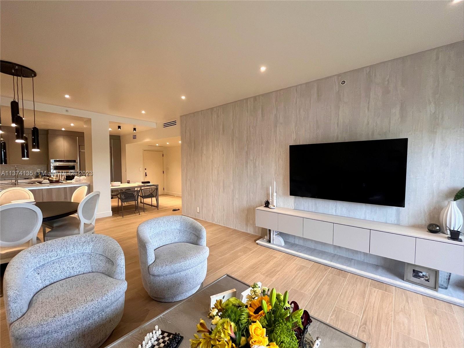 151 Crandon Blvd Unit: 333
