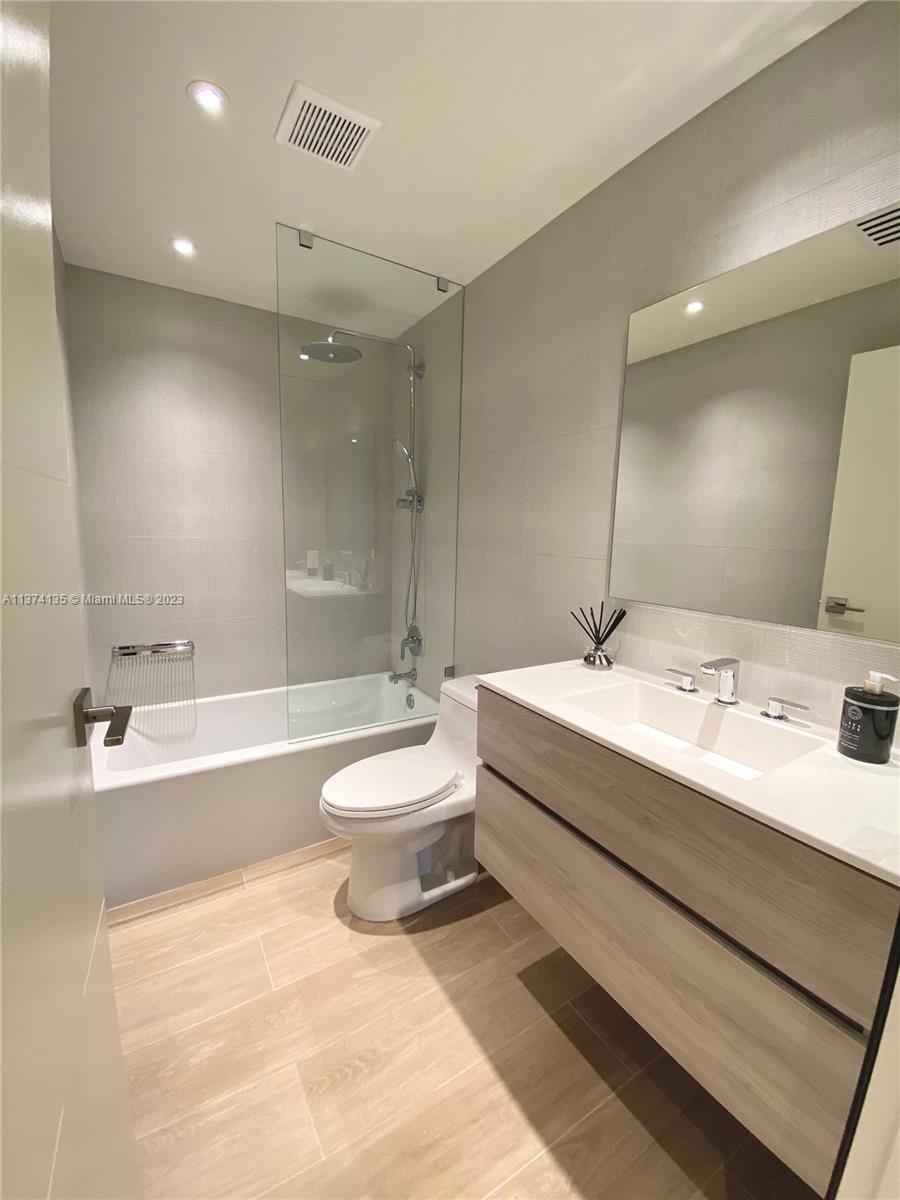 151 Crandon Blvd Unit: 333