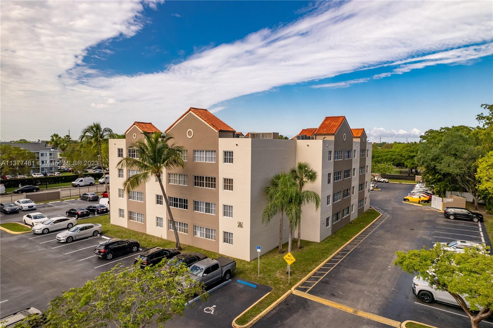 6195 NW 186th St Unit: 115