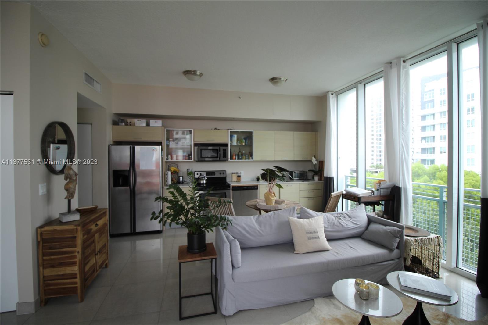 350 NE 24th St Unit: 615