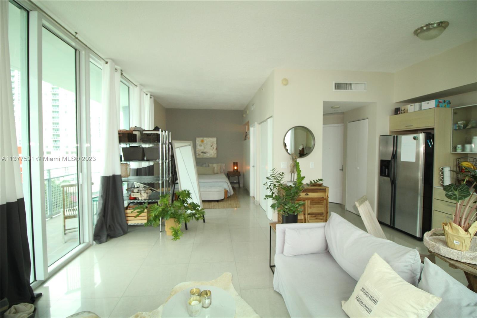 350 NE 24th St Unit: 615