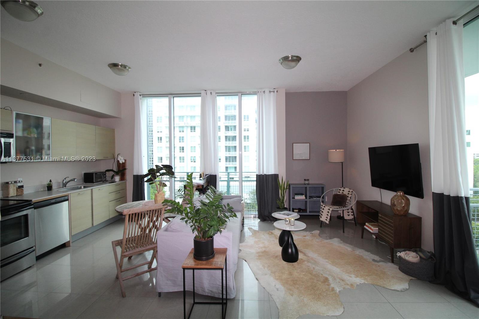 350 NE 24th St Unit: 615