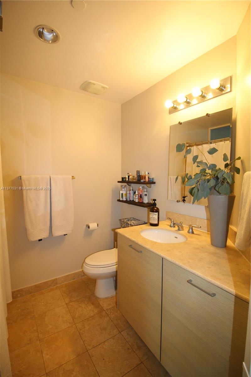 350 NE 24th St Unit: 615