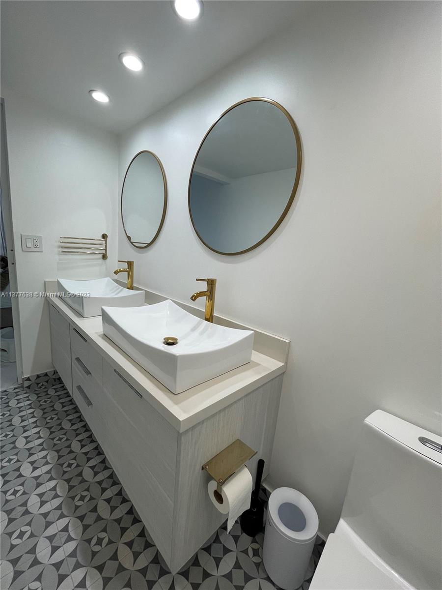 11111 Biscayne Blvd Unit: 18H