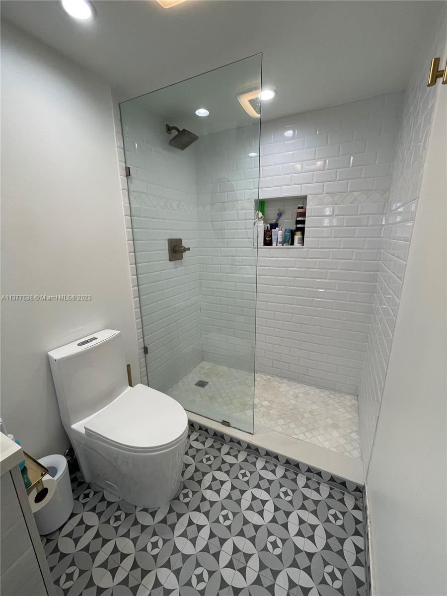 11111 Biscayne Blvd Unit: 18H