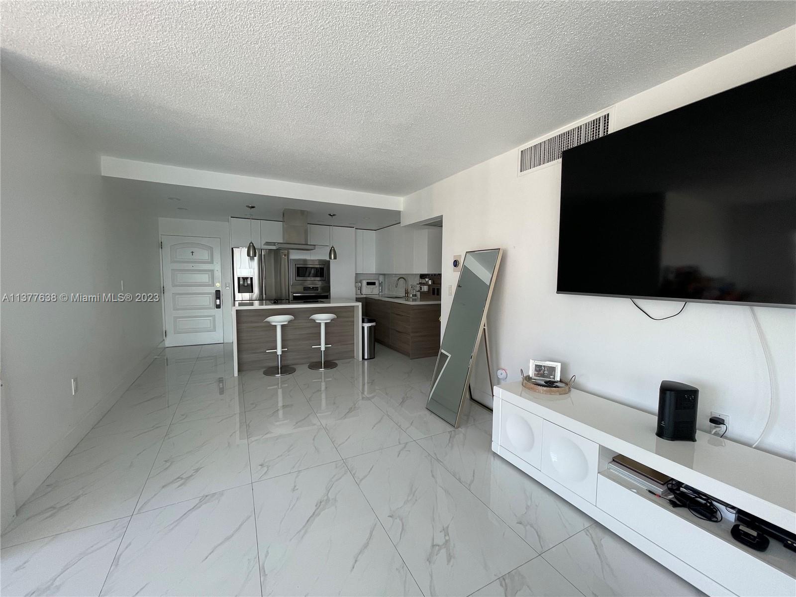 11111 Biscayne Blvd Unit: 18H