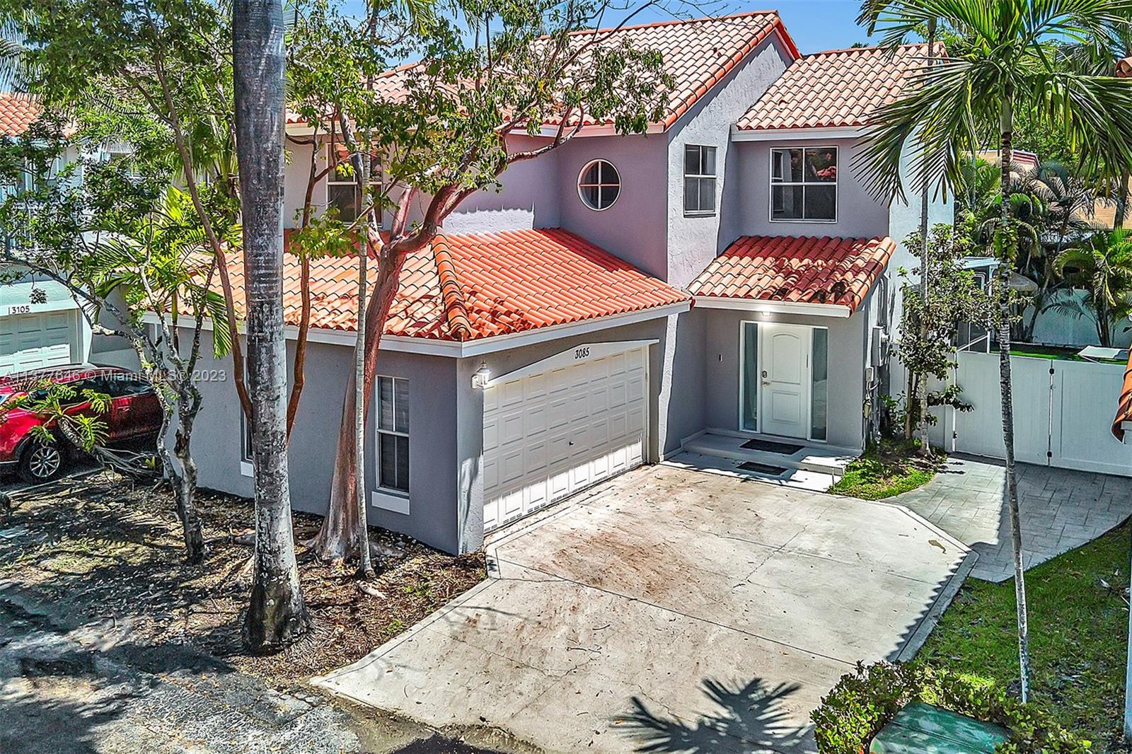 3085 N 36th Ave