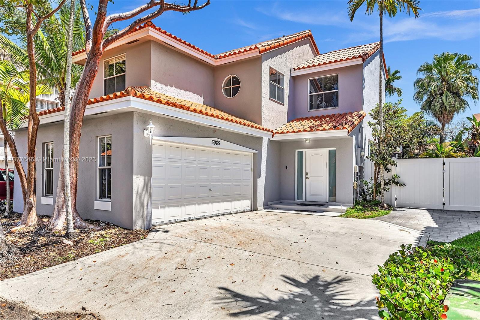 3085 N 36th Ave
