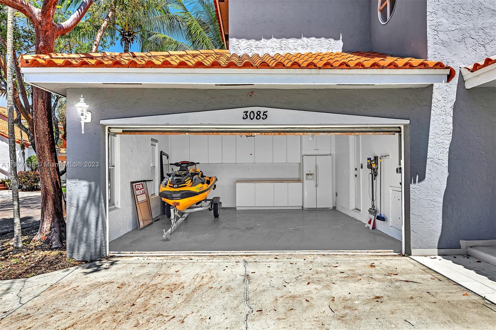 3085 N 36th Ave