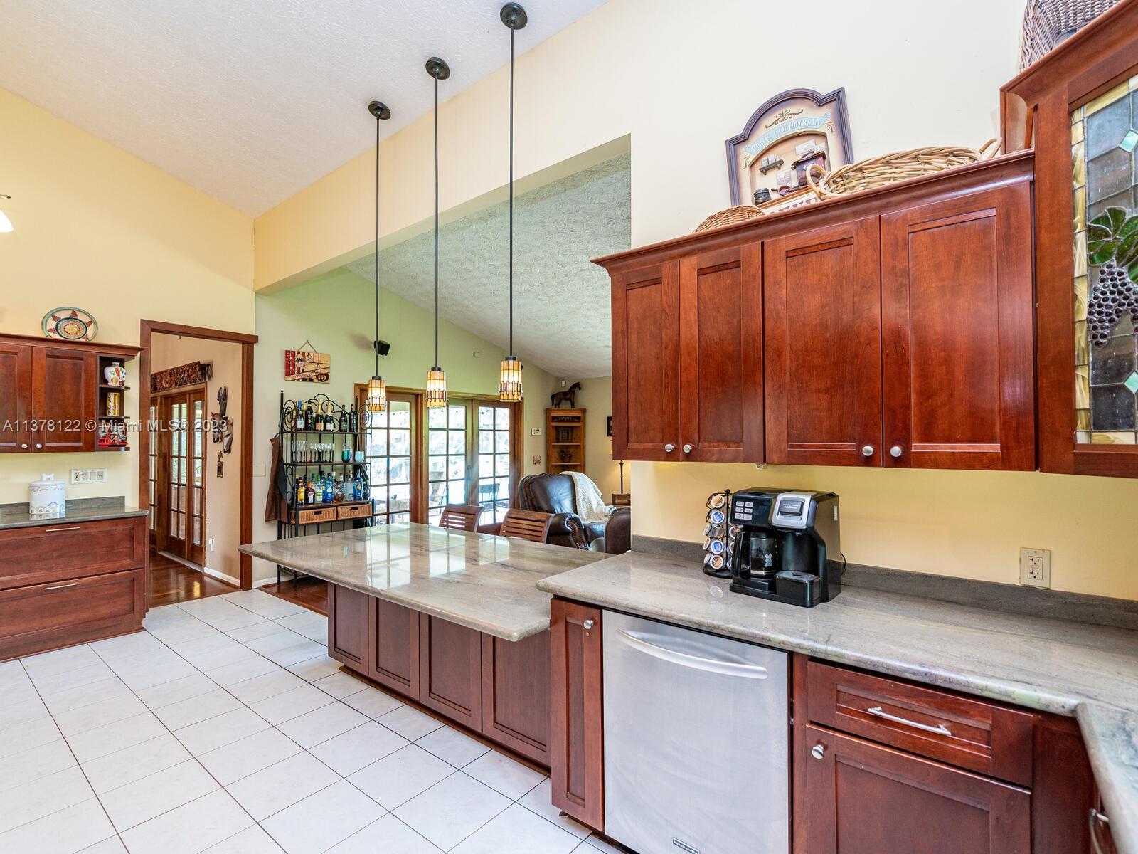 4050 SW 102nd Ave