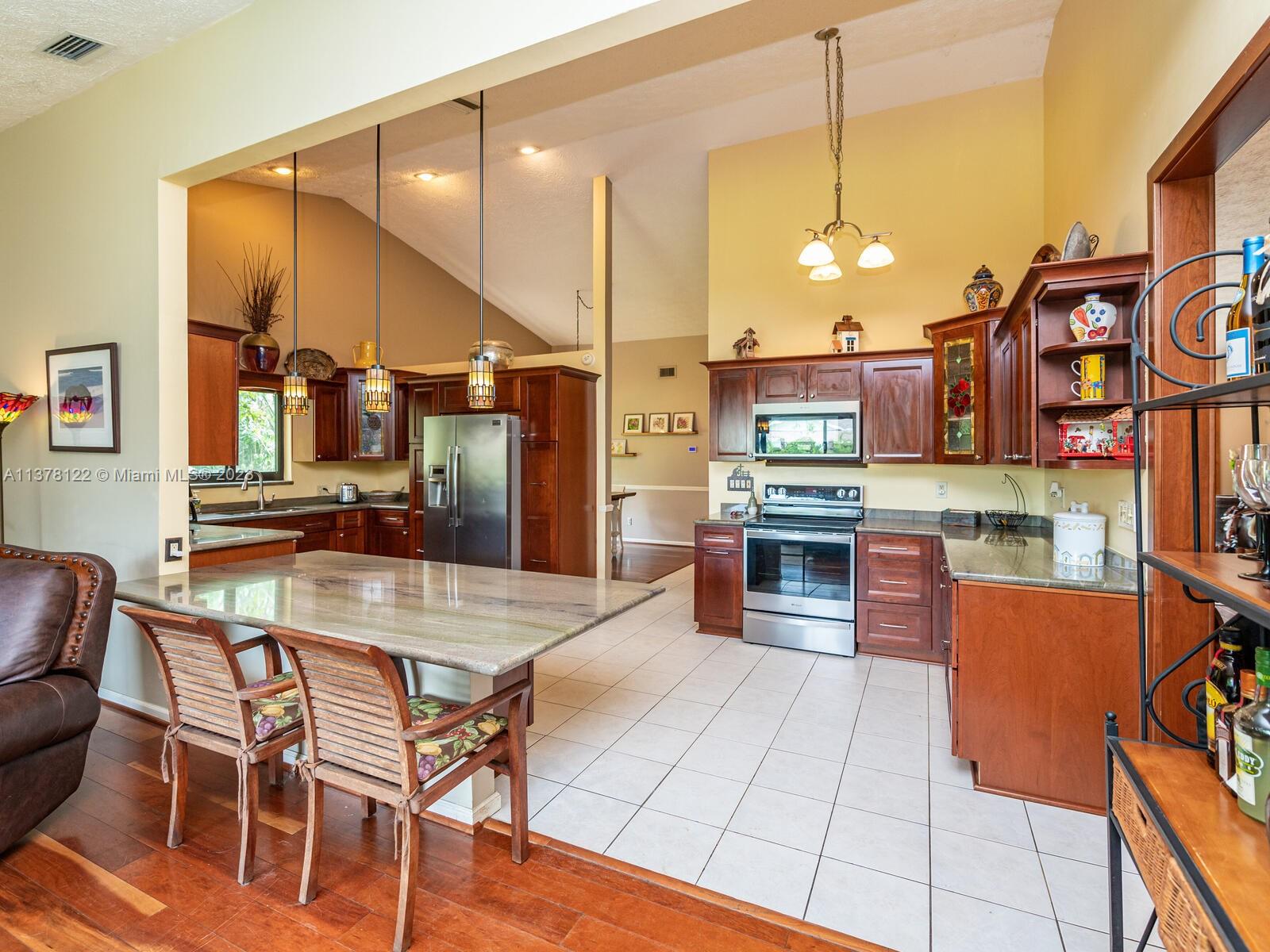 4050 SW 102nd Ave