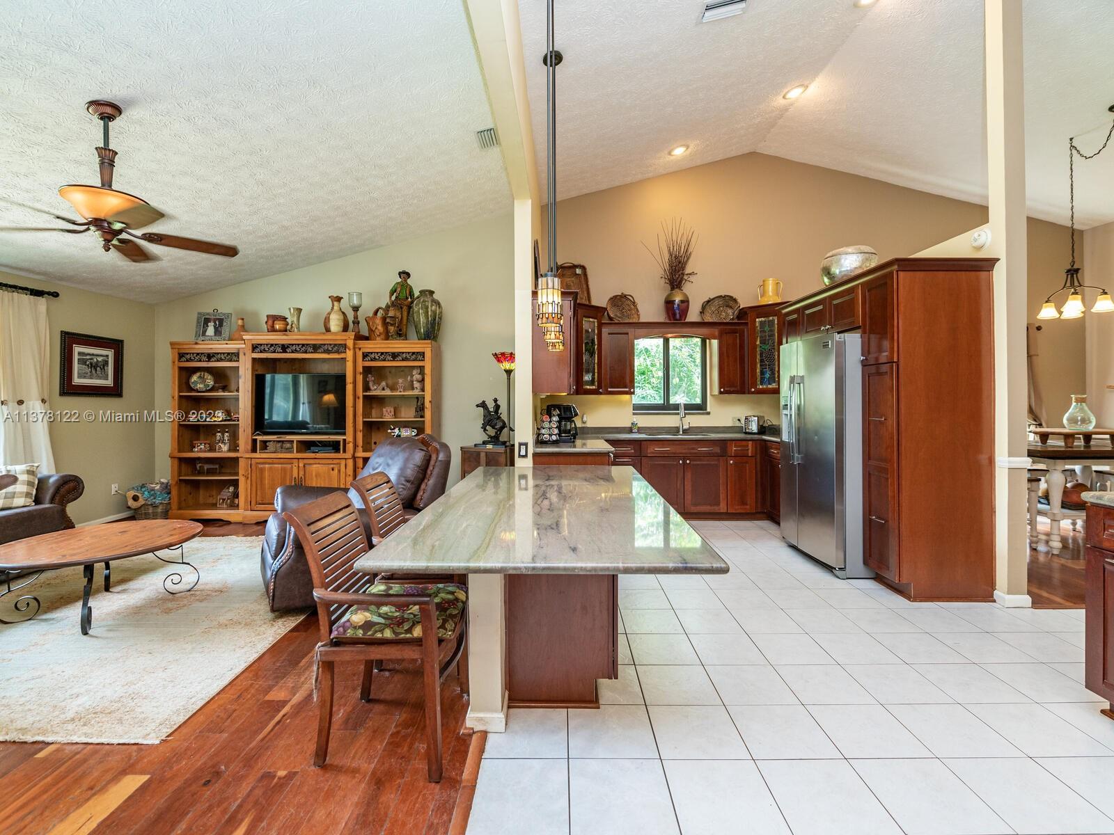 4050 SW 102nd Ave