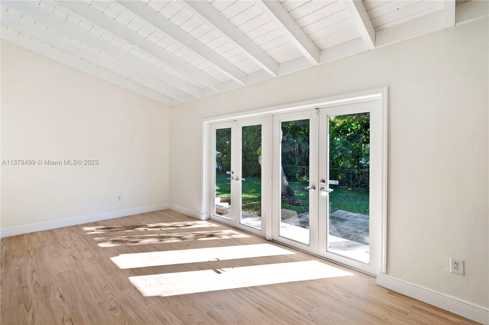 410 Castania Ave