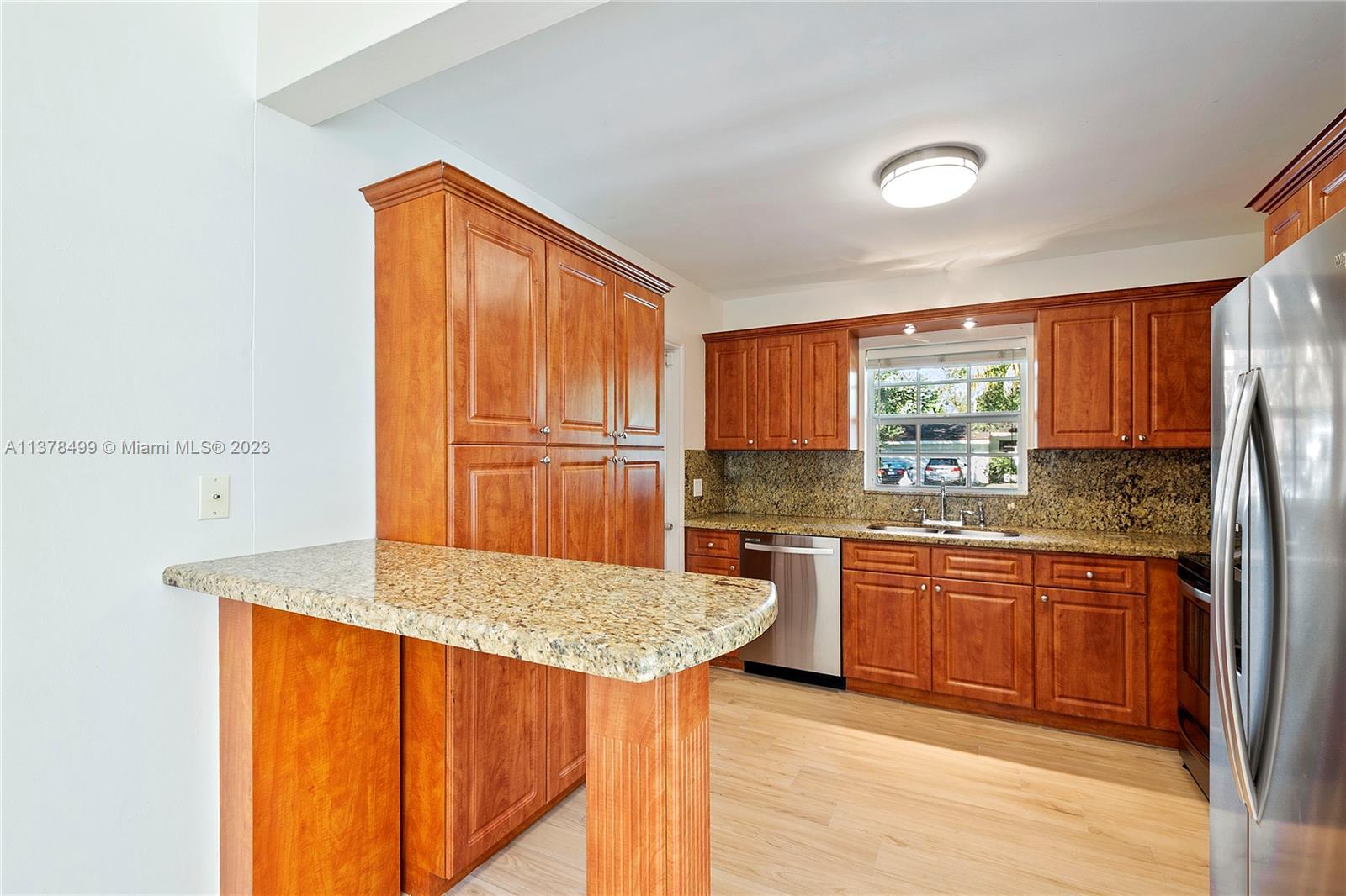 410 Castania Ave