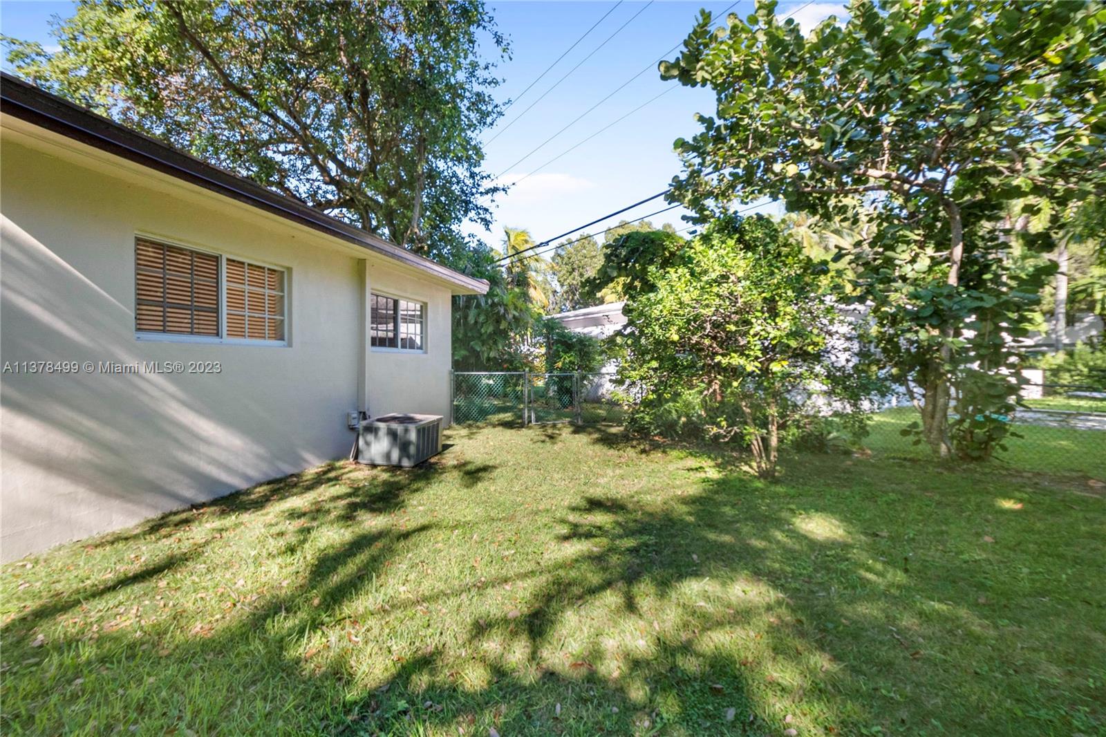410 Castania Ave