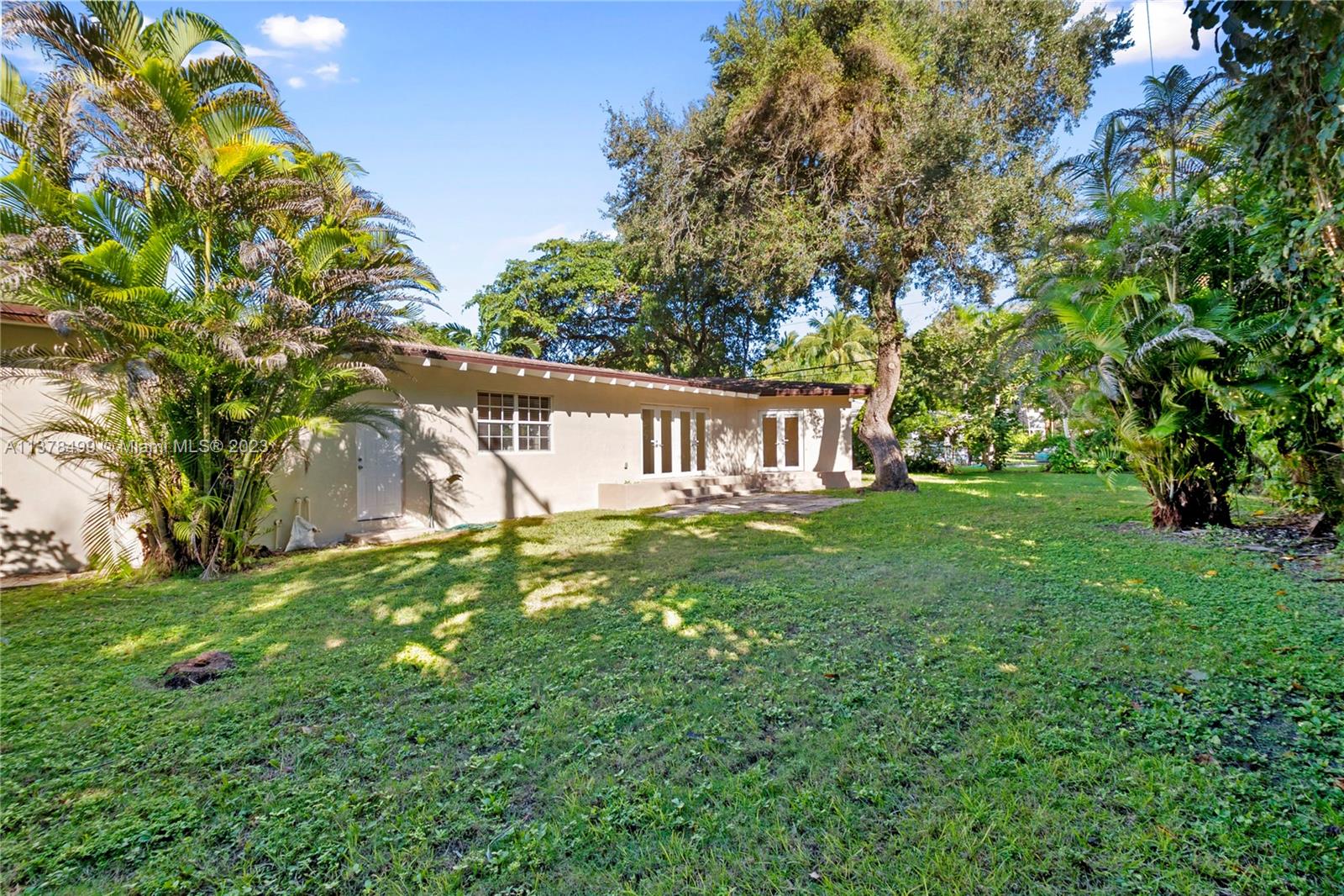 410 Castania Ave