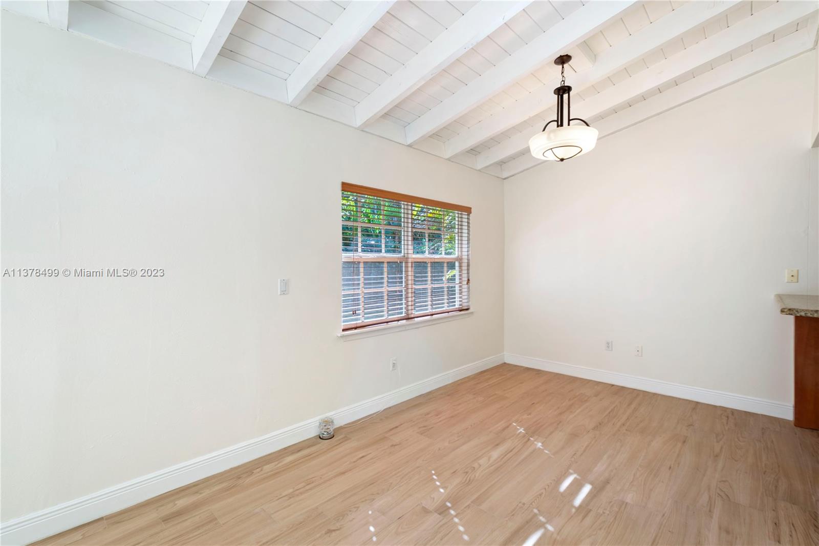 410 Castania Ave